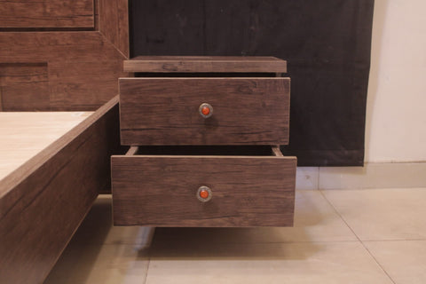 TGSC Queen Size Bed With 2 Side Table