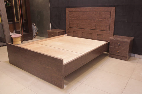 TGSC Queen Size Bed With 2 Side Table